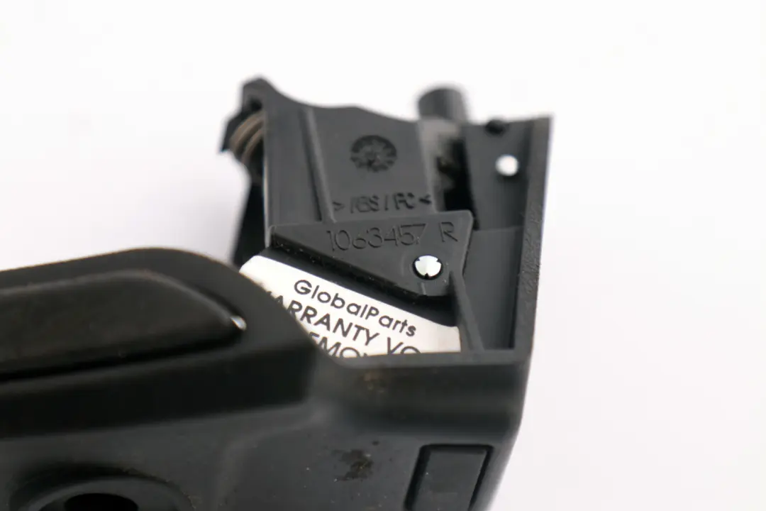 BMW E60 E61 Centre Arm Rest Lock Latch Mechanism Button - SKU 7112664 - Part number 7112664