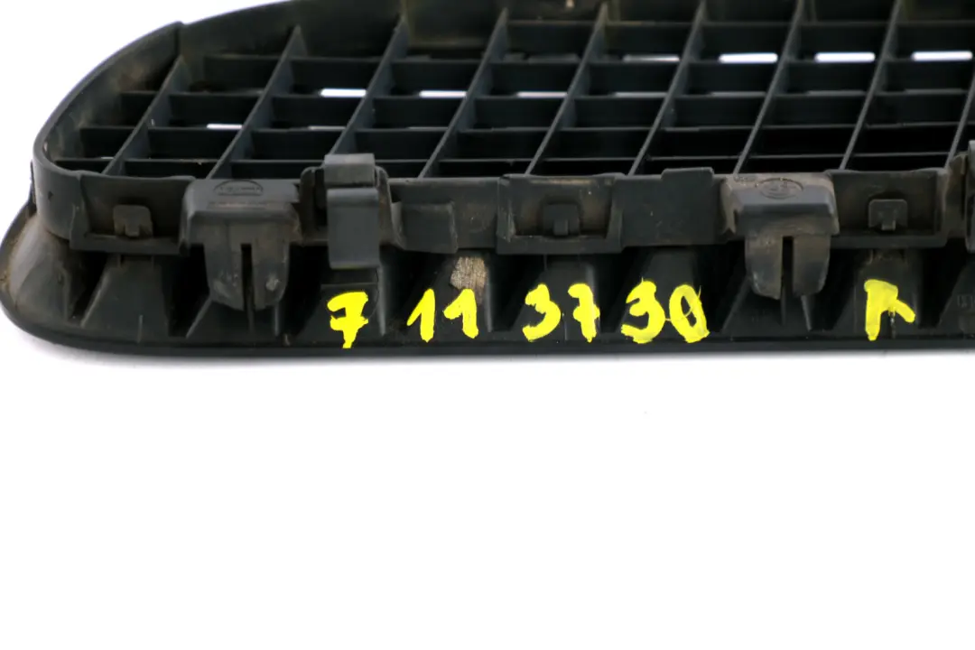 BMW X5 Reihe E53 Ziergitter Lufteintritt rechts SCHWARZ BLACK 7113728 - SKU 7113730 - Teilenummer 7113730