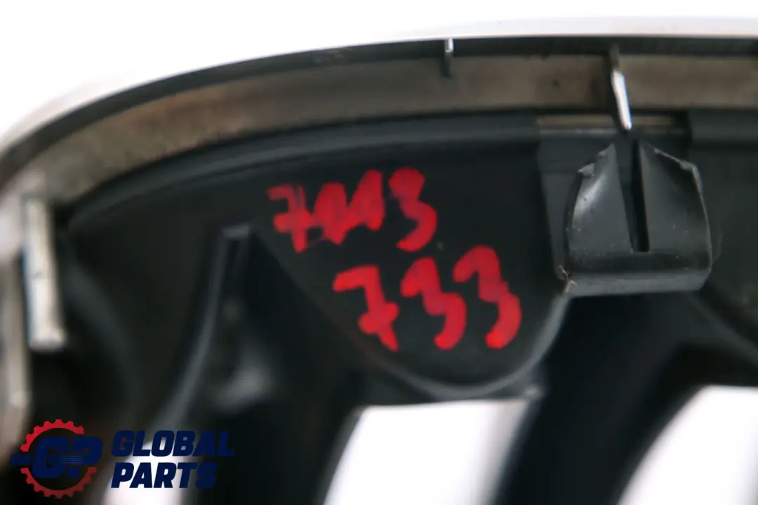 Grille d'entree d'air gauche pour BMW X5 Series E53 à propos du numéro de pièce 7113733 BMW X5 Series E53 Grille d'entree d'air gauche - SKU 7113733 - Numéro de pièce 7113733