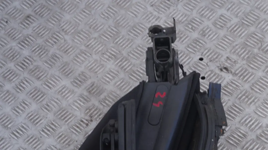 Retractable Folding Soft Top Roof to BMW Z4 Series E85 Roadster Convertible Rear with Part number 7114086 BMW Z4 Series E85 Roadster Convertible Rear Retractable Folding Soft Top Roof - SKU 7114086 - Part number 7114086