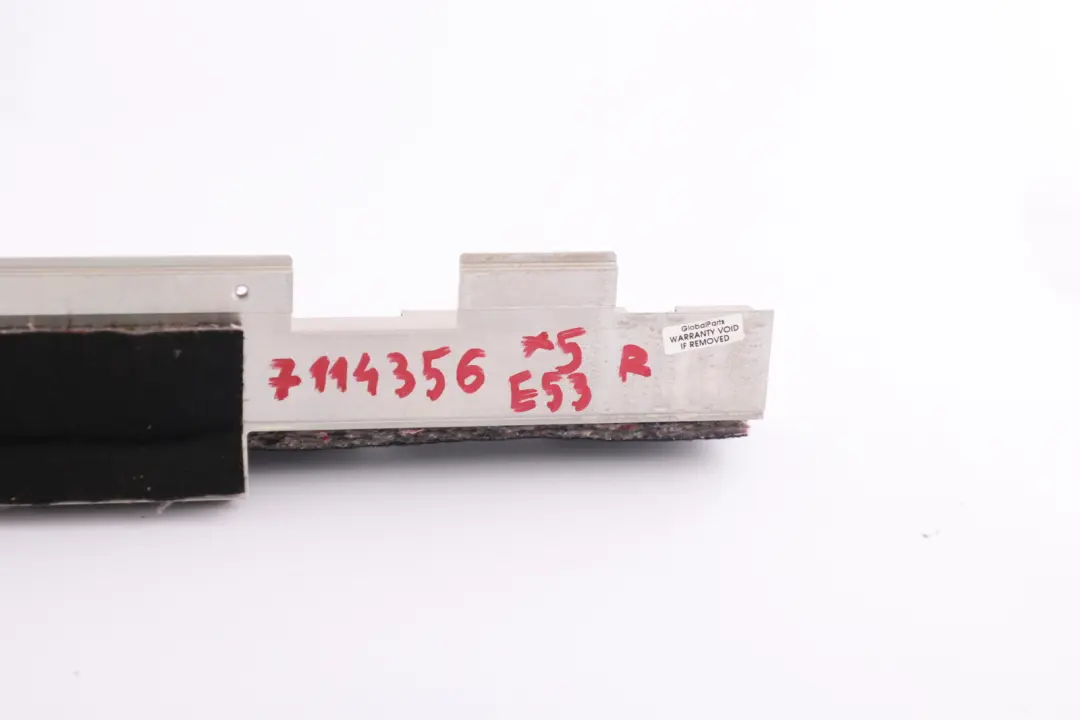 Supporto Sfiato Aria Destra per BMW X5 E53 con numero di parte 7114356 BMW X5 E53 Supporto Sfiato Aria Destra - SKU 7114356 - Numero di parte 7114356