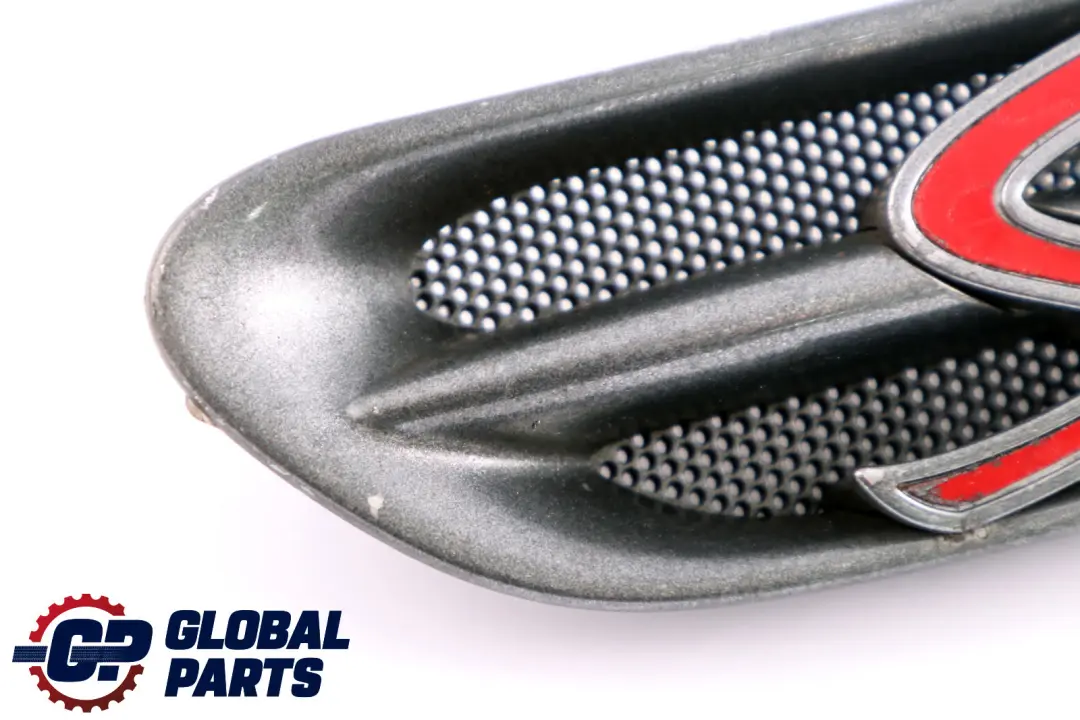 Indicator Cover Fender Panel Front Right O/S Dark Silver to Mini Cooper S R52 R53 with Part number 7114734 Mini Cooper S R52 R53 Indicator Cover Fender Panel Front Right O/S Dark Silver - SKU 7114734-DS - Part number 7114734