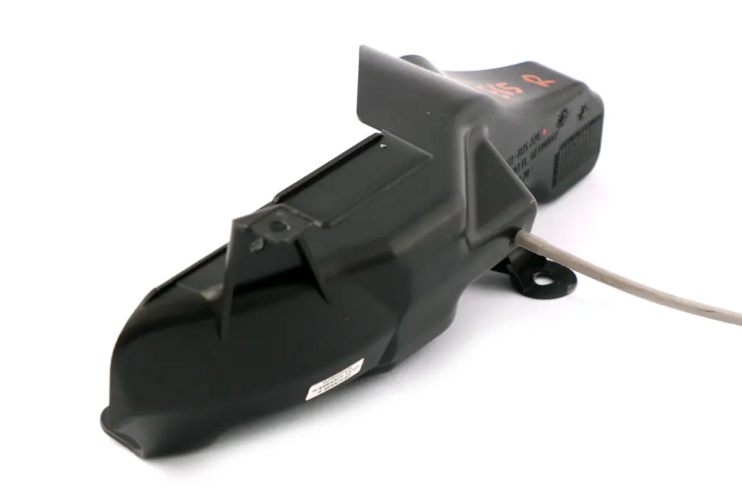 Tapa Unidad De Control Derecha para BMW E65 E66 E67 con número de pieza 7115226 BMW E65 E66 E67 Tapa Unidad De Control Derecha - SKU 7115226 - Número de pieza 7115226