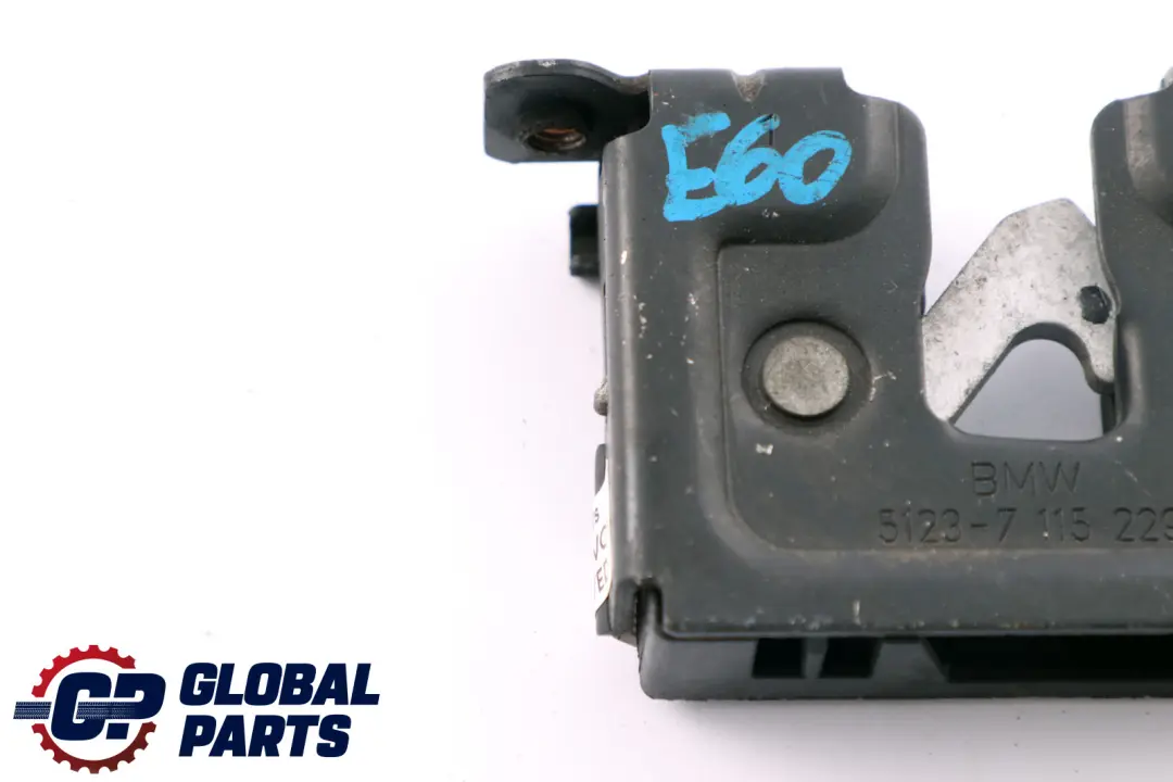 Mecanismo De Apertura del Capo para BMW E60 E61 E81 E87 E90 con número de pieza 7115229 BMW E60 E61 E81 E87 E90 Mecanismo De Apertura del Capo - SKU 7115229-2 - Número de pieza 7115229
