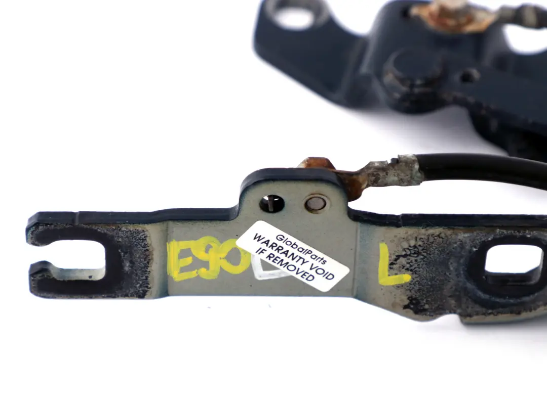 Lewy zawias maski Monacoblau do BMW E90 E91 o numerze 7115263 BMW E90 E91 Lewy zawias maski Monacoblau - SKU 7115263-MB - Numer Części 7115263