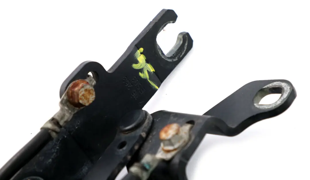 Scharnier Frontklappe links Sparkling Graphite für BMW 3 er E90 E91 mit Teilenummer 7115263 BMW 3 er E90 E91 Scharnier Frontklappe links Sparkling Graphite - SKU 7115263-SG - Teilenummer 7115263