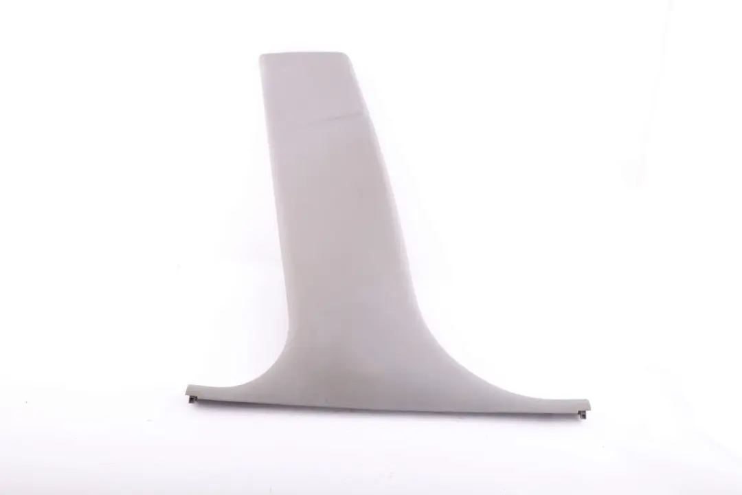 Tapa Columna B Inferior Izquierda Alaskagrau Gris para BMW E87 con número de pieza 7115427 BMW E87 Tapa Columna B Inferior Izquierda Alaskagrau Gris - SKU 7115427 - Número de pieza 7115427