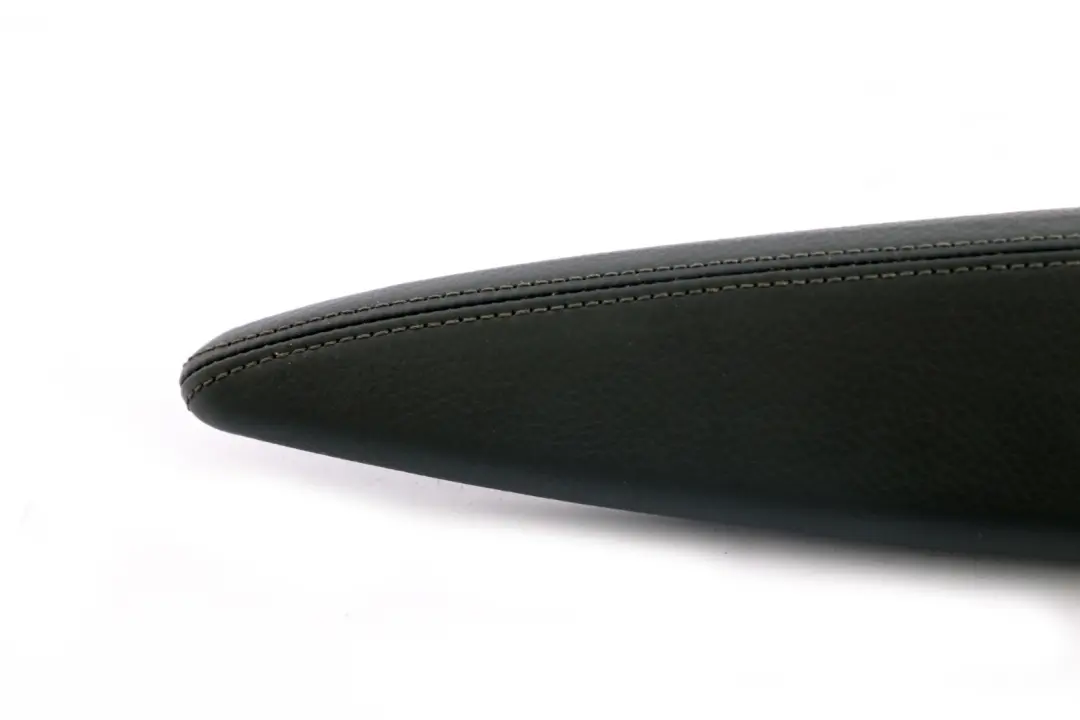 Softpad Armlehne Türverkleidung Vorne Rechts Basaltgrau Grau für BMW 6 er E63 E64 mit Teilenummer 7116058 BMW 6 er E63 E64 Softpad Armlehne Türverkleidung Vorne Rechts Basaltgrau Grau - SKU 7116058 - Teilenummer 7116058