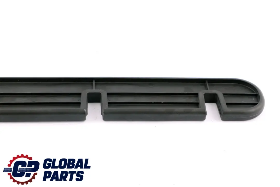Listwa przegroda bagażnika do BMW E61 o numerze 51477116739 BMW E61 Listwa przegroda bagażnika - SKU 7116736 - Numer Części 51477116739