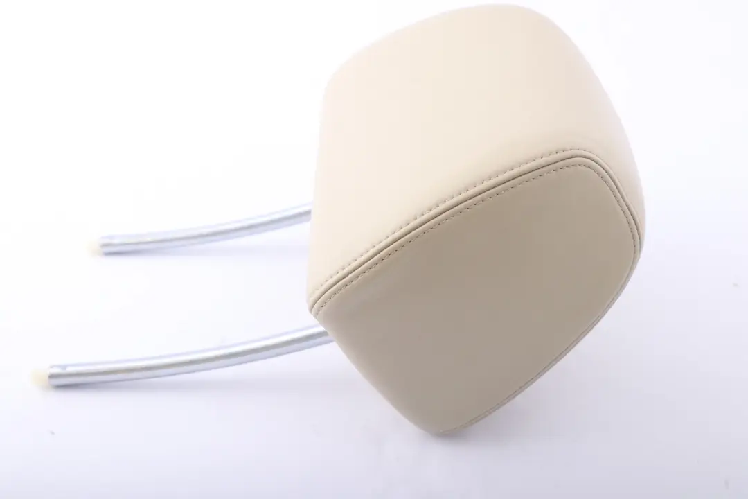 Sedile Anteriore Sinistro Destro Poggiatesta Pelle Crema Beige per BMW E65 con numero di parte 7117116 BMW E65 Sedile Anteriore Sinistro Destro Poggiatesta Pelle Crema Beige - SKU 7117116 - Numero di parte 7117116