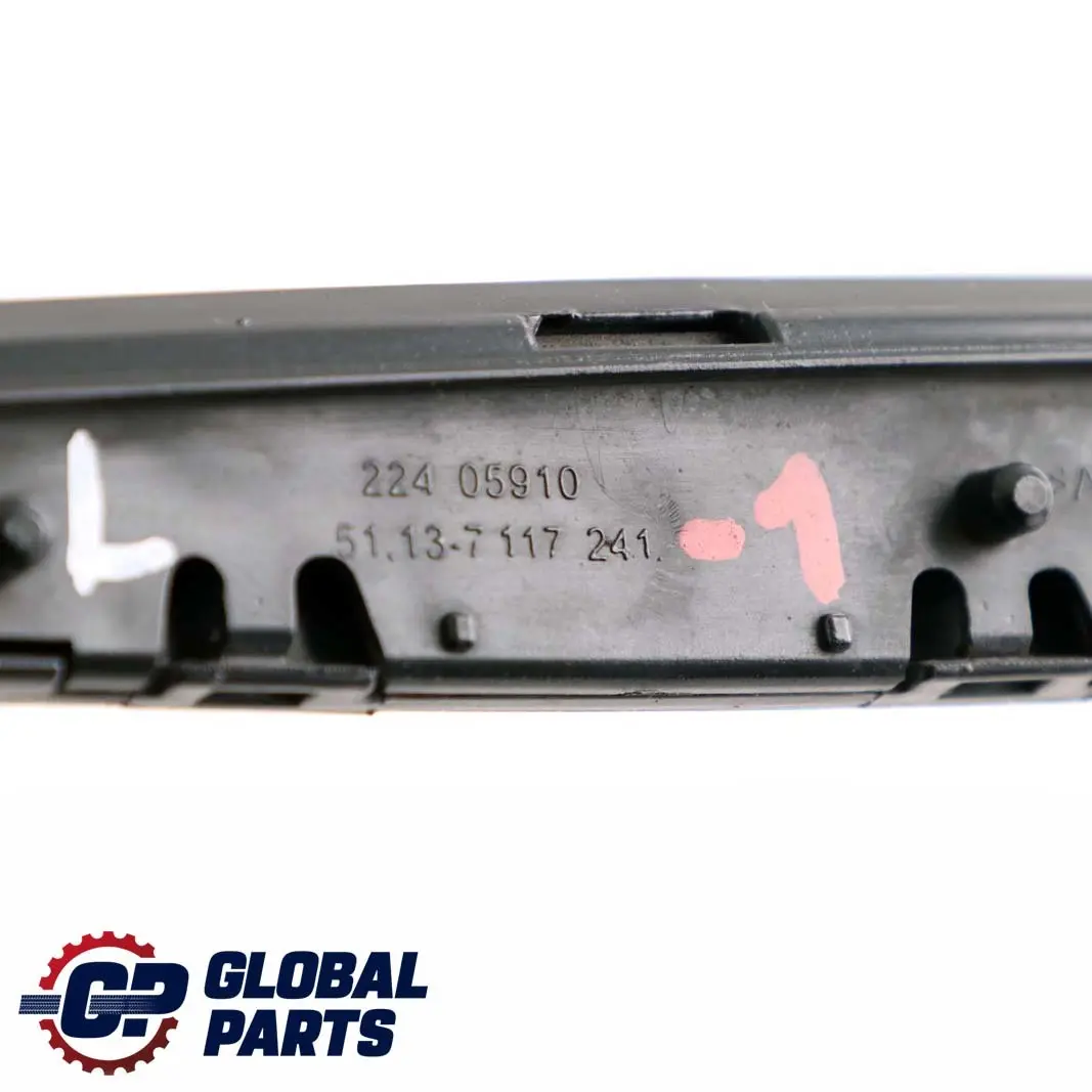 Coperchio Motore Cofano Sinistro Griglia Primer per BMW E90 E91 con numero di parte 7117241 BMW E90 E91 Coperchio Motore Cofano Sinistro Griglia Primer - SKU 7117241-1 - Numero di parte 7117241