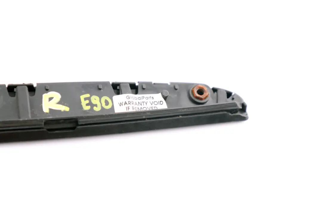 Copertura Cofano Motore Griglia Destra Nero per BMW E90 E91 con numero di parte 7117242 BMW E90 E91 Copertura Cofano Motore Griglia Destra Nero - SKU 7117242-1 - Numero di parte 7117242