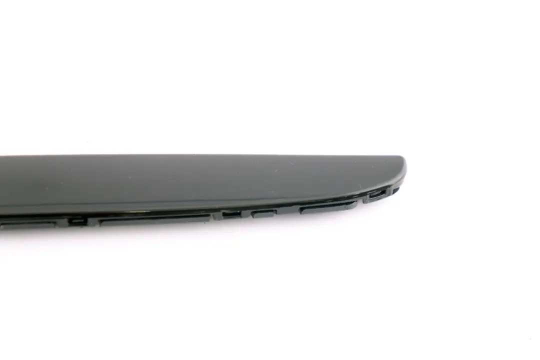 Copertura Cofano Motore Griglia Destra Nero per BMW E90 E91 con numero di parte 7117242 BMW E90 E91 Copertura Cofano Motore Griglia Destra Nero - SKU 7117242-1 - Numero di parte 7117242