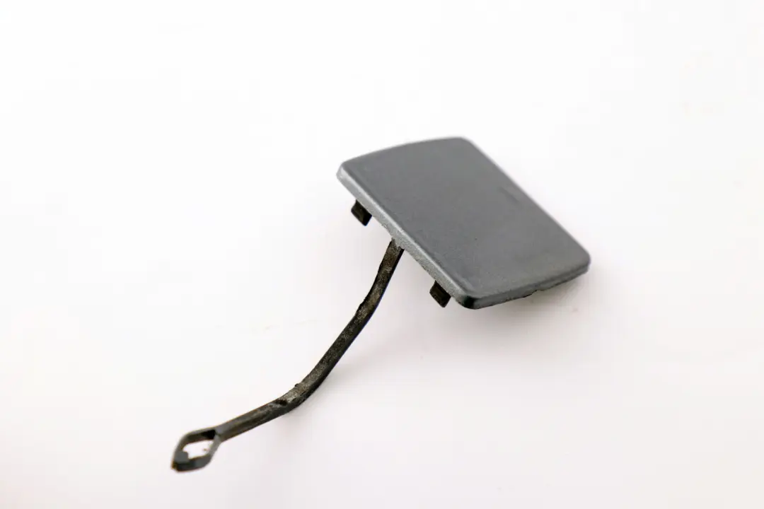 Flap Towing Eye Parachoques trasero Quarzblau Quartz Blue A18 para BMW E87 con número de pieza 7117625 BMW E87 Flap Towing Eye Parachoques trasero Quarzblau Quartz Blue A18 - SKU 7117625-QB - Número de pieza 7117625