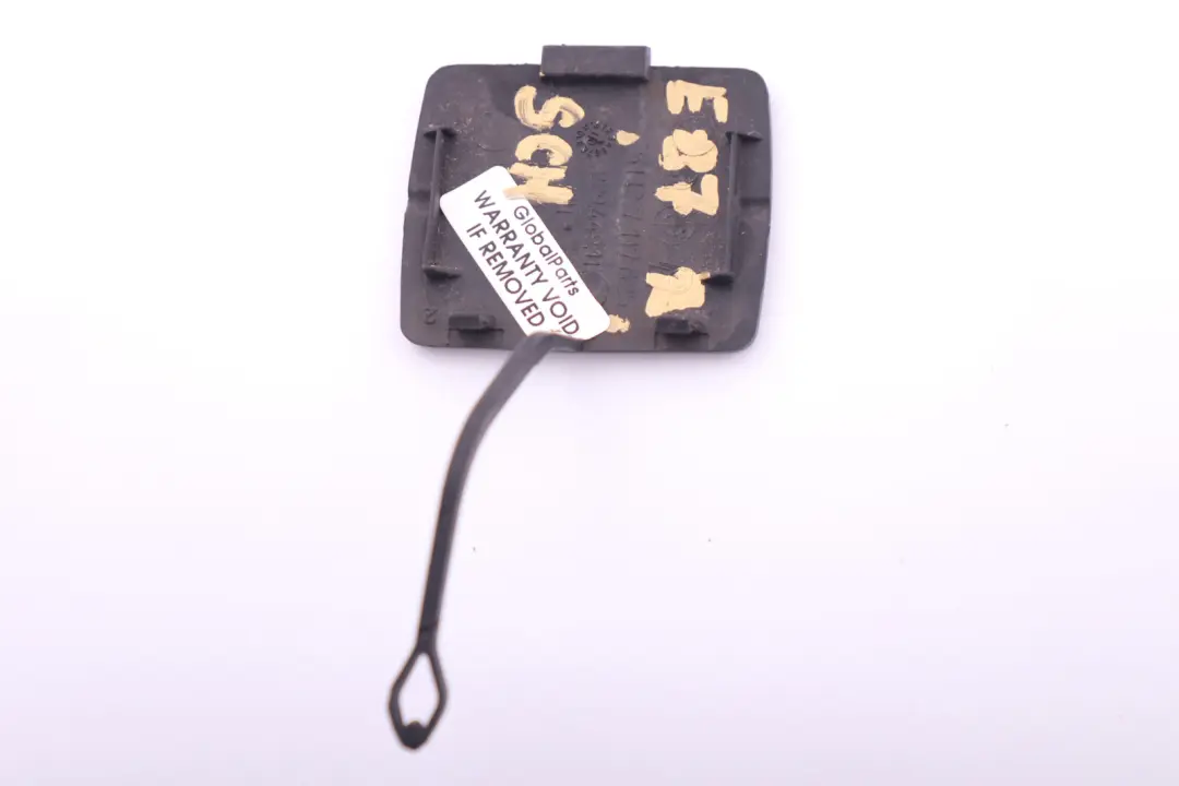 Flap Towing Eye Tapa Parachoques Trasero Schwarz 2 Negro 7117625 para BMW E87 con número de pieza 0032634 BMW E87 Flap Towing Eye Tapa Parachoques Trasero Schwarz 2 Negro 7117625 - SKU 7117625-SCH - Número de pieza 0032634