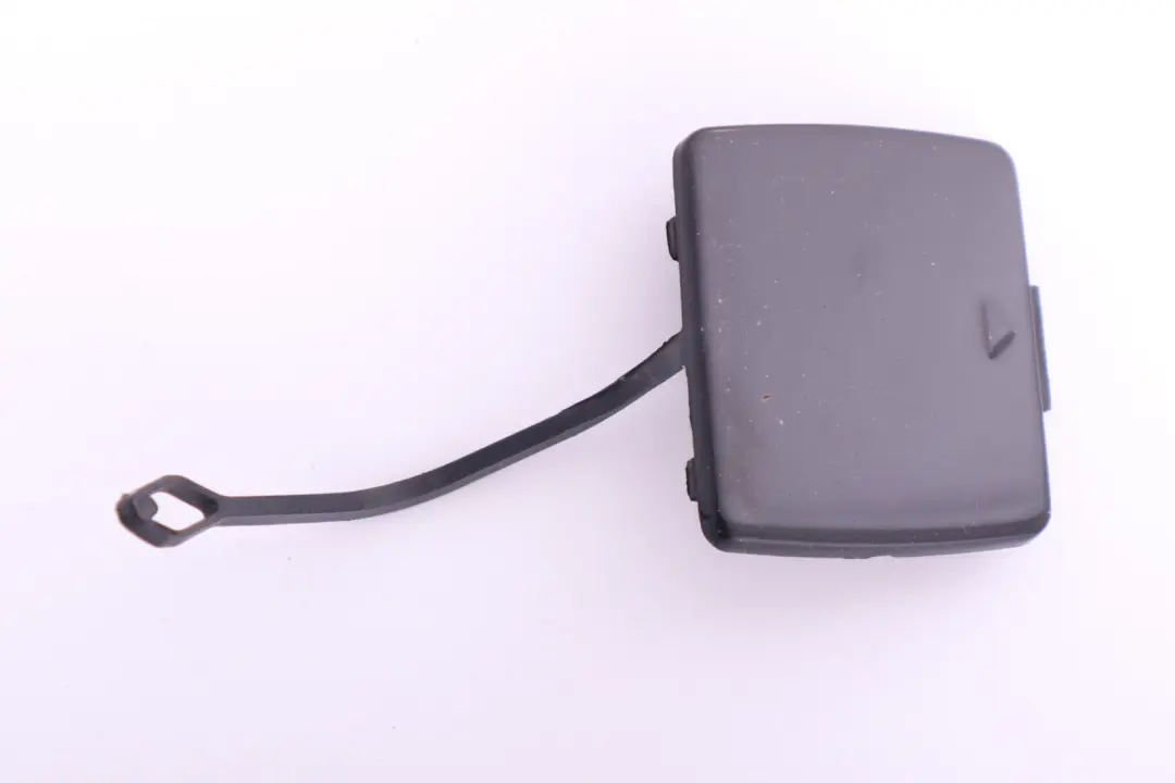BMW E87 Flap Towing Eye Copertura paraurti posteriore Schwarz 2 Nero 7117625 - SKU 7117625-SCH - Numero di parte 0032634
