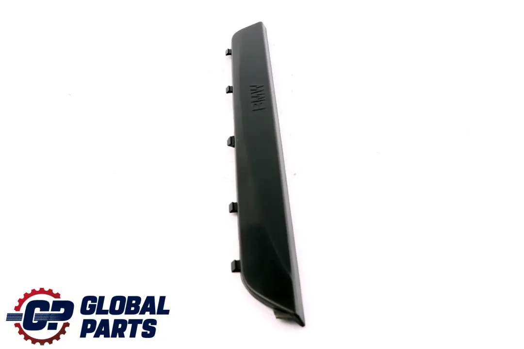 Tapa Entrada Delantera Izquierda para BMW E87 E87N con número de pieza 7117633 BMW E87 E87N Tapa Entrada Delantera Izquierda - SKU 7117633 - Número de pieza 7117633