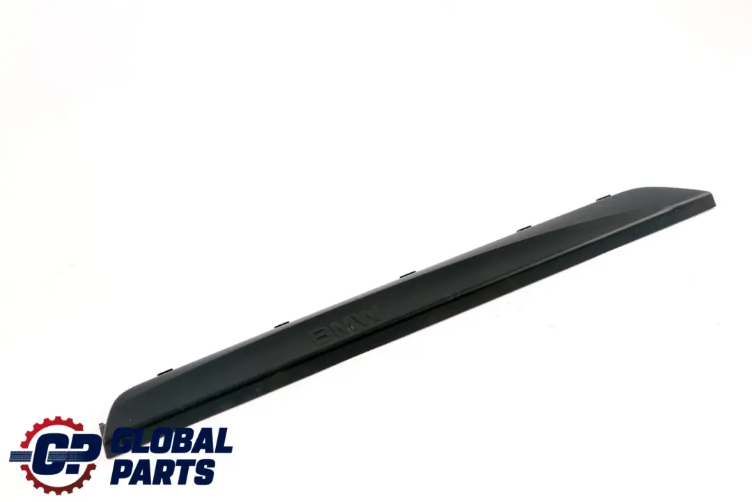 Tapa Entrada Delantera Derecha para BMW E87 E87N con número de pieza 7117634 BMW E87 E87N Tapa Entrada Delantera Derecha - SKU 7117634 - Número de pieza 7117634