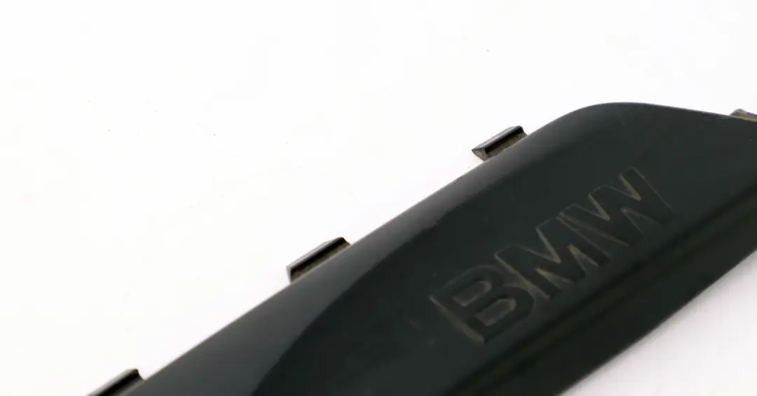 Listwa progowa osłona progu lewa BMW 1 E87 do o numerze 7117635 Listwa progowa osłona progu lewa BMW 1 E87 - SKU 7117635 - Numer Części 7117635