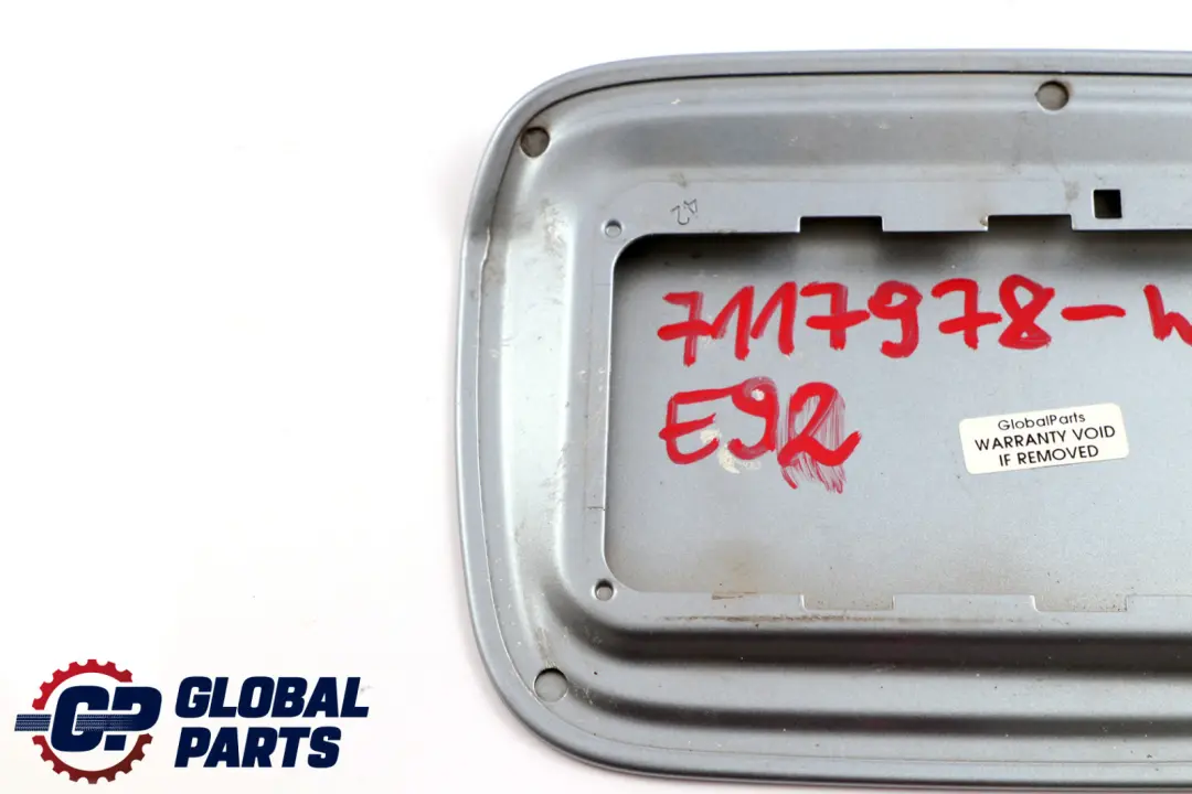 BMW E92 LCI Kraftstoff Einfüllstutzen Füllen Unter Klappe Abdeckung - SKU 7117978-WB - Teilenummer 7117978