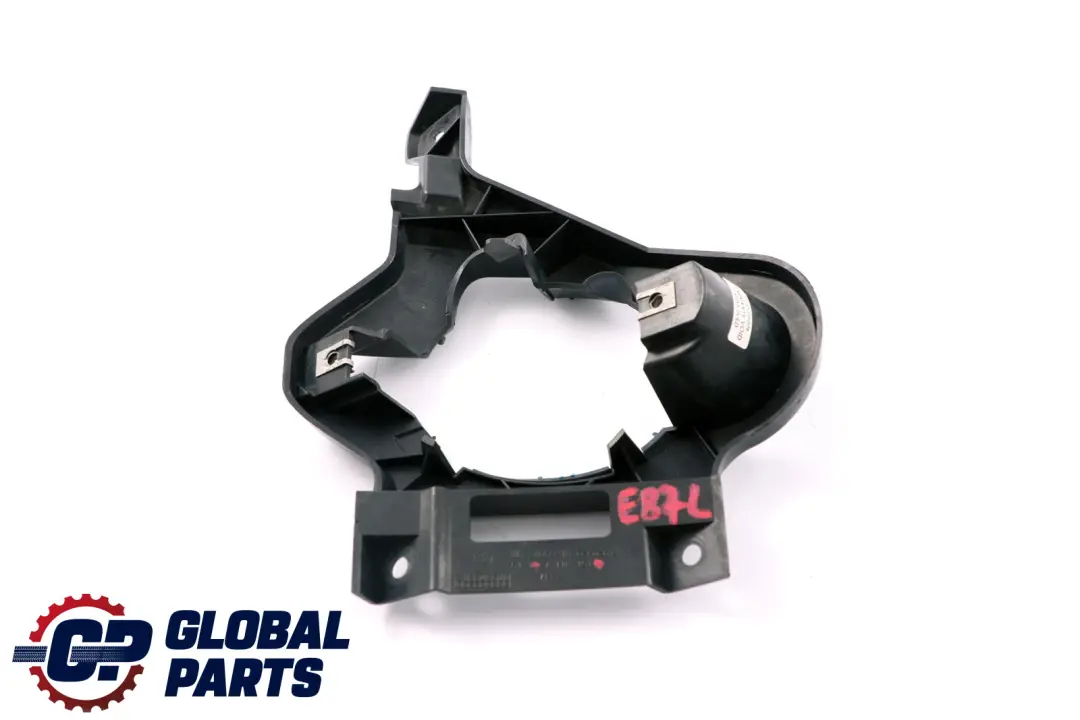 Staffa Fendinebbia Sinistra per BMW E81 E87 E87N LCI con numero di parte 7118151 BMW E81 E87 E87N LCI Staffa Fendinebbia Sinistra - SKU 7118151 - Numero di parte 7118151