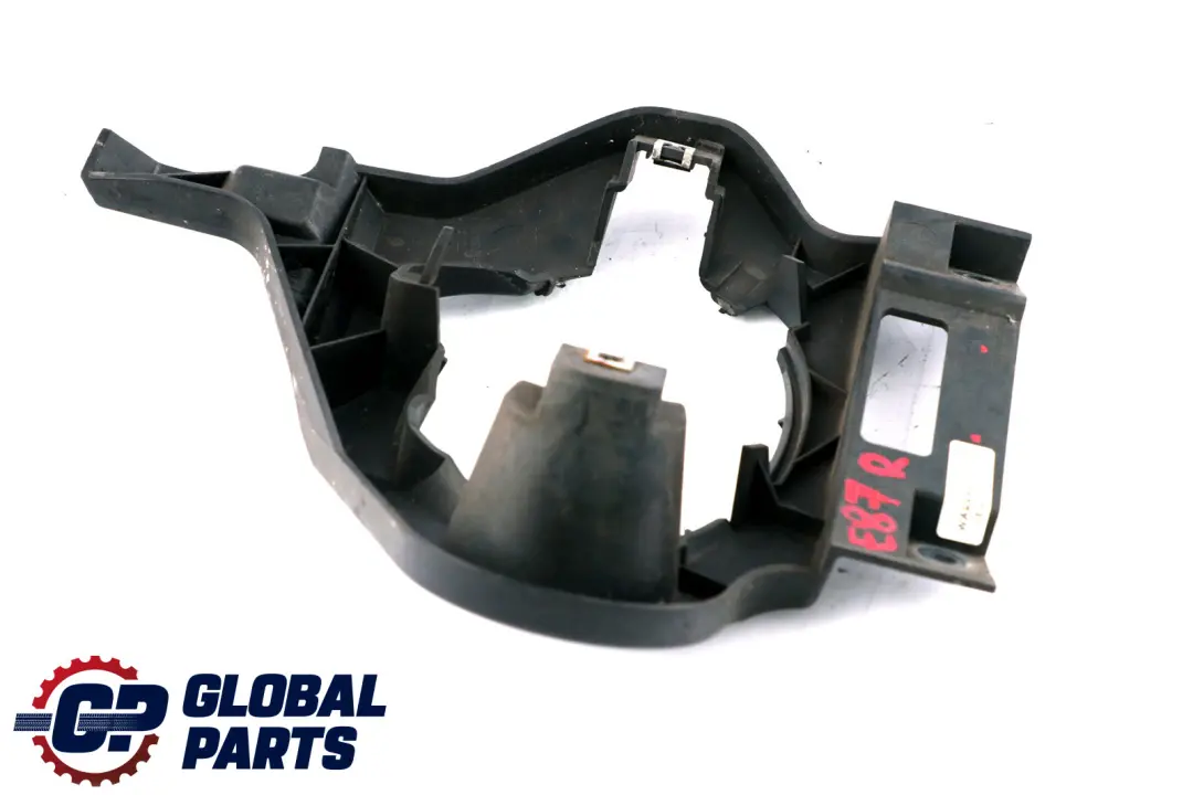 Halter Nebelscheinwerfer rechts für BMW 1 er E81 E87 E87N mit Teilenummer 7118152 BMW 1 er E81 E87 E87N Halter Nebelscheinwerfer rechts - SKU 7118152 - Teilenummer 7118152