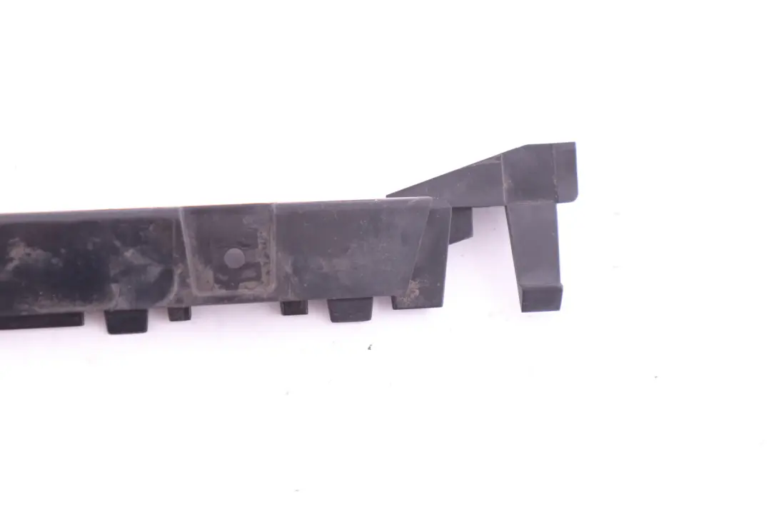 Halteleiste links 5177 für BMW 1 er E81 E82 E87 E87N mit Teilenummer 51777118159 BMW 1 er E81 E82 E87 E87N Halteleiste links 5177 - SKU 7118159 - Teilenummer 51777118159