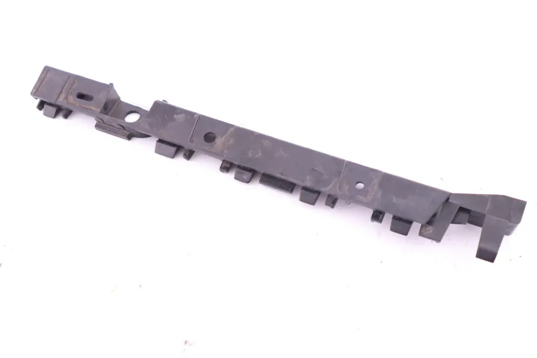 Halteleiste links 5177 für BMW 1 er E81 E82 E87 E87N mit Teilenummer 51777118159 BMW 1 er E81 E82 E87 E87N Halteleiste links 5177 - SKU 7118159 - Teilenummer 51777118159