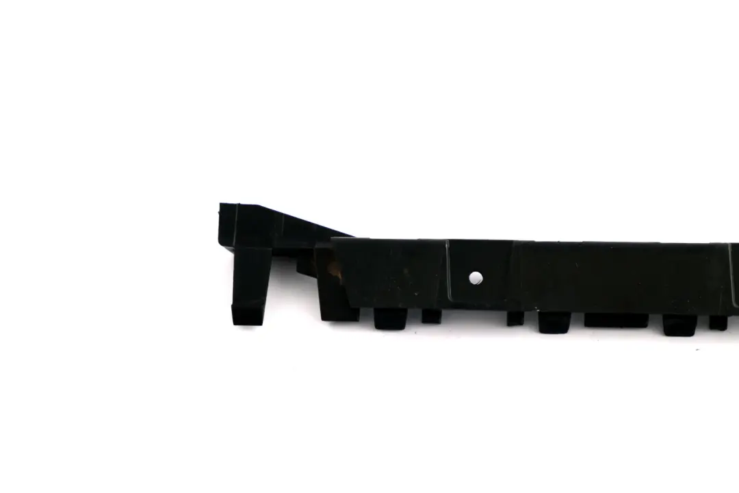 BMW E81 E87 LCI E88 Soporte Ledge Bracket Lado Derecho Faldon Wing - SKU 7118160 - Número de pieza 7118160