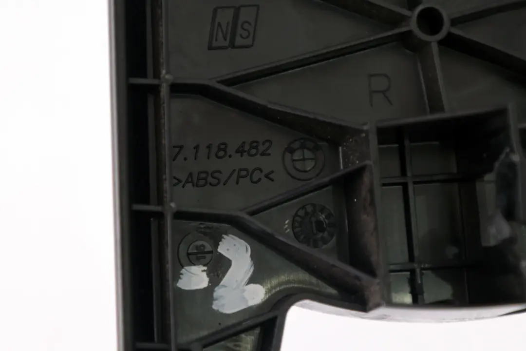 Reihe E87 E87N Blende Sitz aussen rechts Schwarz für BMW 1 mit Teilenummer 7118482 BMW 1 Reihe E87 E87N Blende Sitz aussen rechts Schwarz - SKU 7118482-2 - Teilenummer 7118482