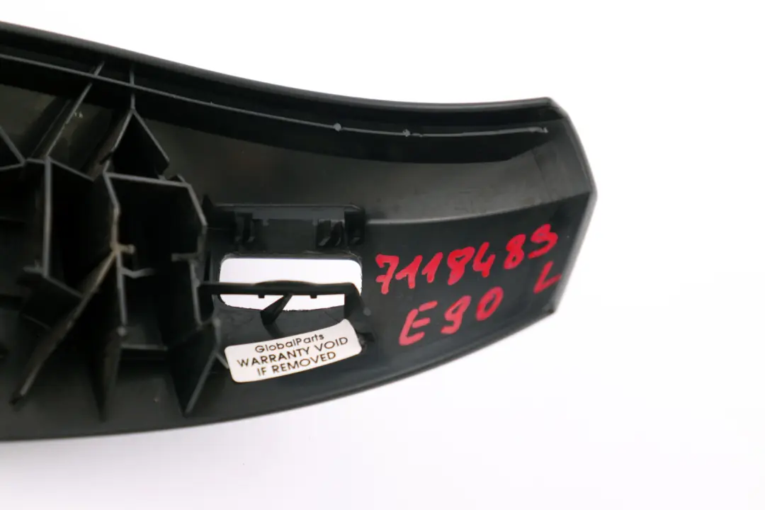 Rivestimento sedile esterno sinistro Nero per BMW 1 X1 3 E87 E87N E90 E90N E91 E91N con numero di parte 52107118483 BMW 1 X1 3 E87 E87N E90 E90N E91 E91N Rivestimento sedile esterno sinistro Nero - SKU 7118483 - Numero di parte 52107118483