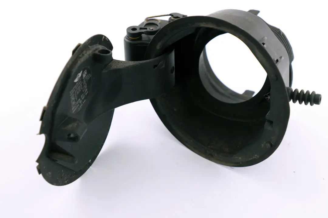 Tapa De Depósito De Combustible Con Bisagra para Mini Cabrio R52 con número de pieza 7118520 Mini Cabrio R52 Tapa De Depósito De Combustible Con Bisagra - SKU 7118520 - Número de pieza 7118520