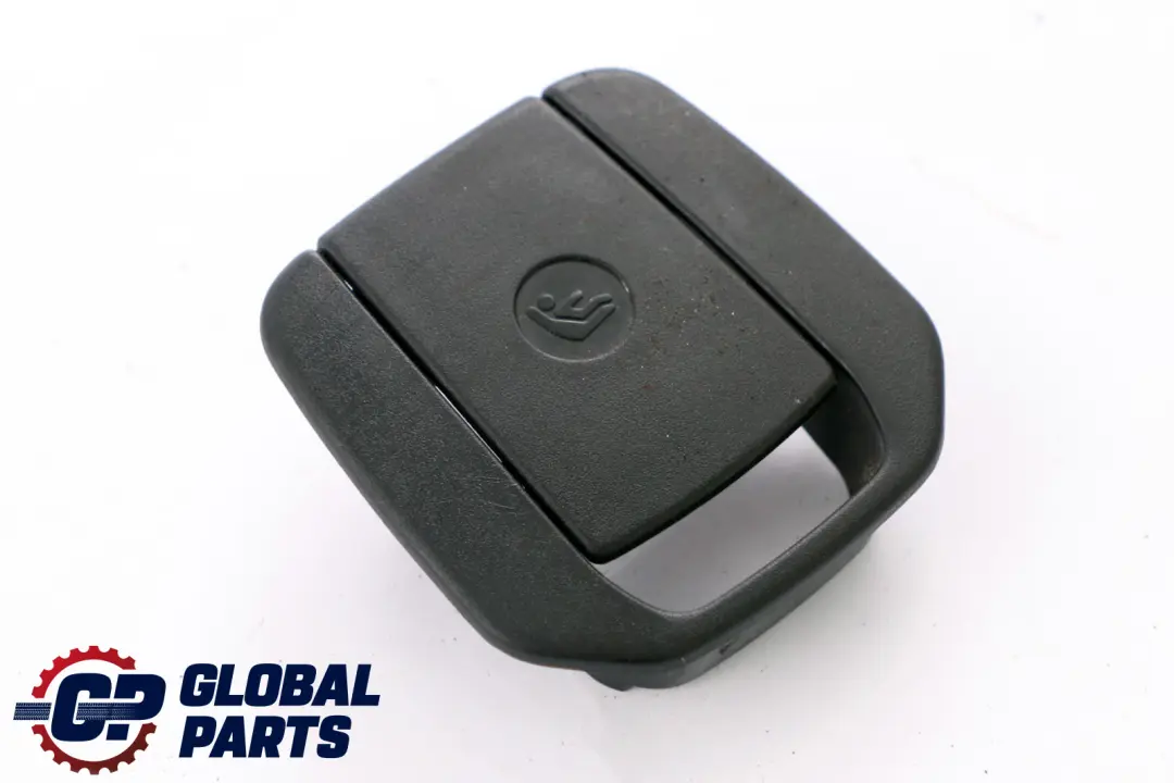 Copertura Isofix Nera per BMW E81 E82 E84 E87 E90 E91 F20 LCI con numero di parte 7118673 BMW E81 E82 E84 E87 E90 E91 F20 LCI Copertura Isofix Nera - SKU 7118673 - Numero di parte 7118673