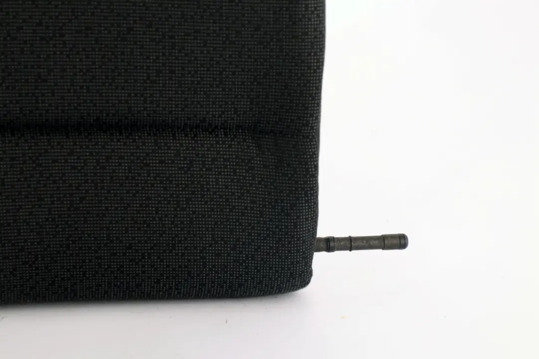 Cubierta Respaldo Trasero Derecho Soporte Asiento Tela para BMW E91 con número de pieza 7118776 BMW E91 Cubierta Respaldo Trasero Derecho Soporte Asiento Tela - SKU 7118776 - Número de pieza 7118776