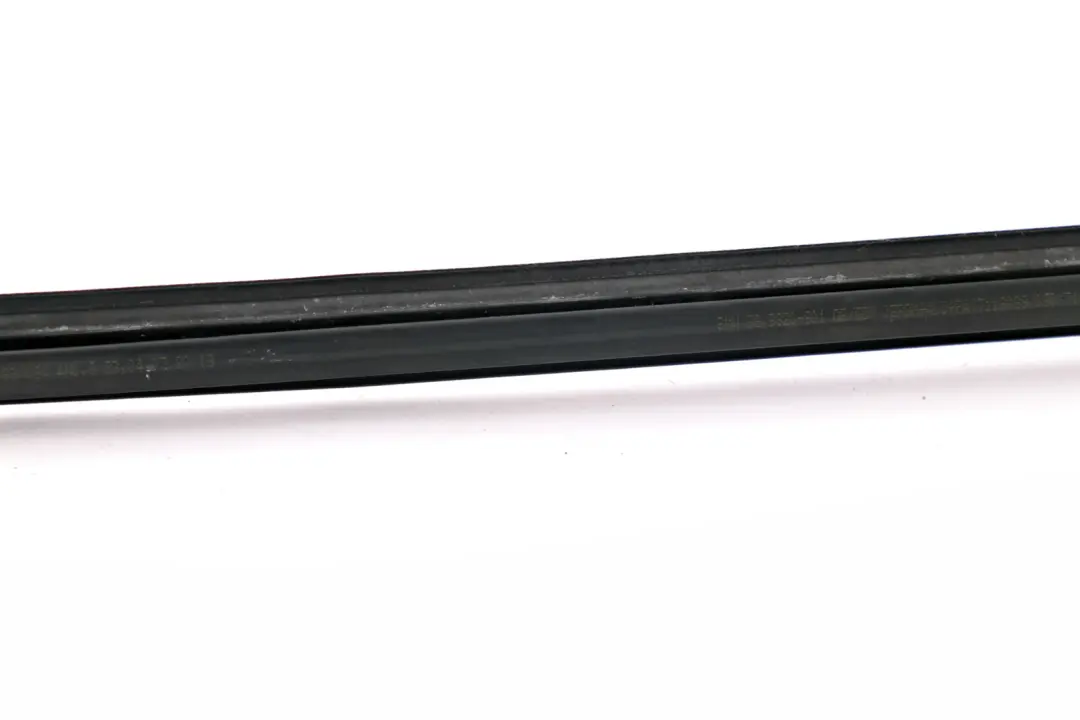 Canal Junta De Sellado Interior Puerta Delantera Izquierda para BMW E92 LCI con número de pieza 7119089 BMW E92 LCI Canal Junta De Sellado Interior Puerta Delantera Izquierda - SKU 7119089 - Número de pieza 7119089