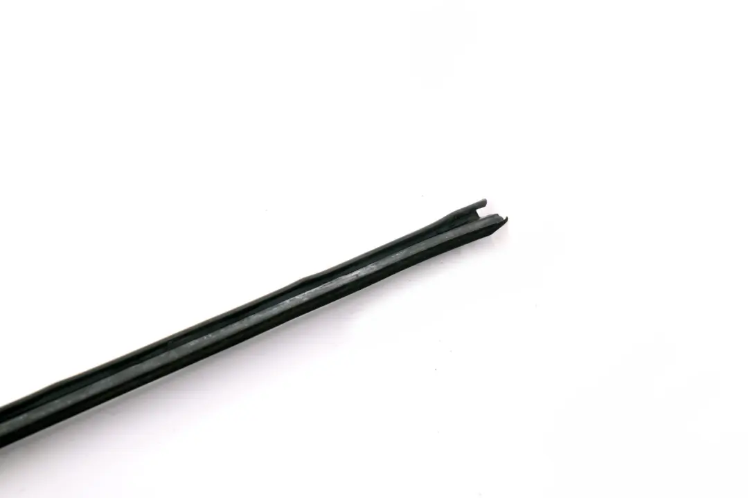 Schachtabdichtung Conditionnement Interieur Porte avant Gauche pour BMW 3 E92 à propos du numéro de pièce 7119089 BMW 3 E92 Schachtabdichtung Conditionnement Interieur Porte avant Gauche - SKU 7119089 - Numéro de pièce 7119089