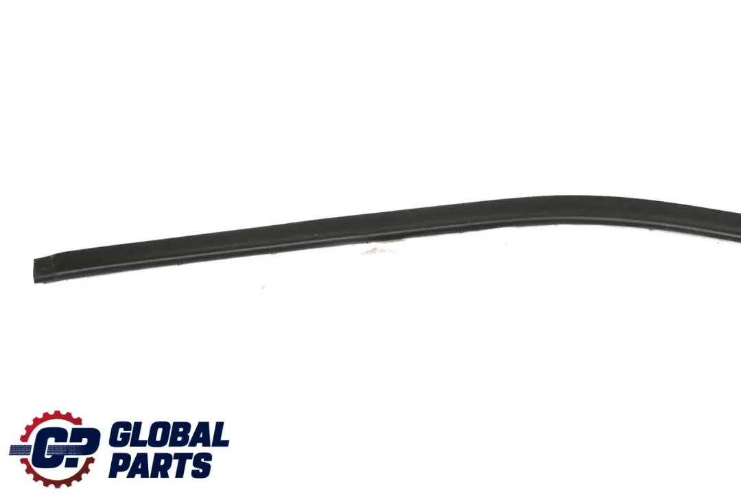 Uszczelka drzwi prawa przód przednia BMW e92 e93 do o numerze 7119094 Uszczelka drzwi prawa przód przednia BMW e92 e93 - SKU 7119094 - Numer Części 7119094