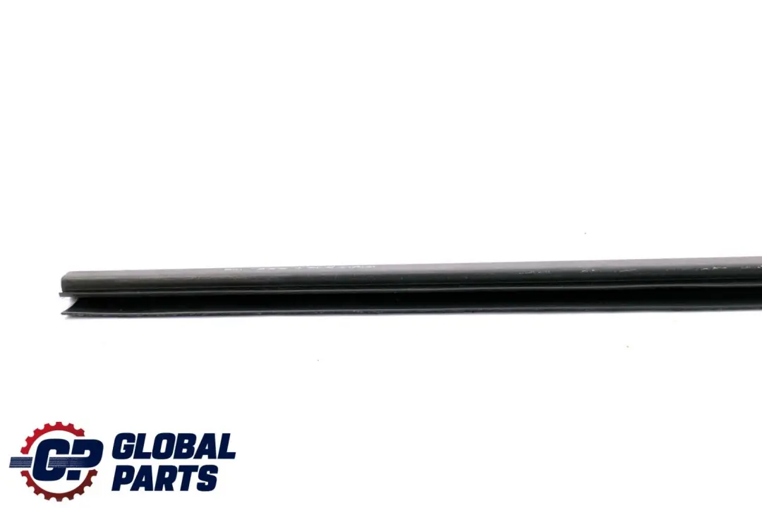 Ventana Canal Interior Sellado Trasero Derecho para BMW E93 Cabrio con número de pieza 7119096 BMW E93 Cabrio Ventana Canal Interior Sellado Trasero Derecho - SKU 7119096 - Número de pieza 7119096