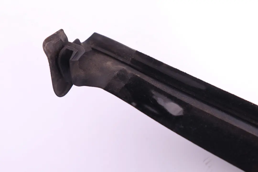 E93N LCI Acabado Ventana Lateral Negra Trasera Derecha para BMW E93 con número de pieza 7119098 BMW E93 E93N LCI Acabado Ventana Lateral Negra Trasera Derecha - SKU 7119098 - Número de pieza 7119098