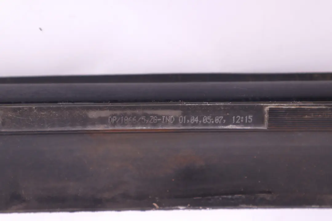 E93N LCI Side Window Finisher Black Rear Right O/S Sealing to BMW E93 with Part number 7119098 BMW E93 E93N LCI Side Window Finisher Black Rear Right O/S Sealing - SKU 7119098 - Part number 7119098