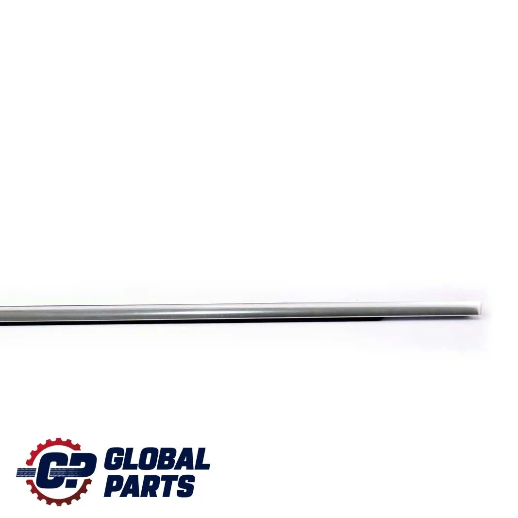 Burlete De Puerta Exterior Trasero Izquierdo Cromo para BMW E90 con número de pieza 7119215 BMW E90 Burlete De Puerta Exterior Trasero Izquierdo Cromo - SKU 7119215 - Número de pieza 7119215