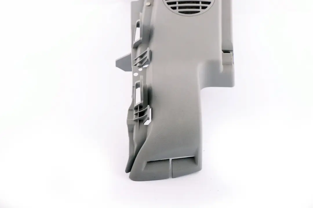 Soporte Ventana Trasera Estante Derecho Gris Alaskagrau para BMW E87 con número de pieza 7119502 BMW E87 Soporte Ventana Trasera Estante Derecho Gris Alaskagrau - SKU 7119502-1 - Número de pieza 7119502