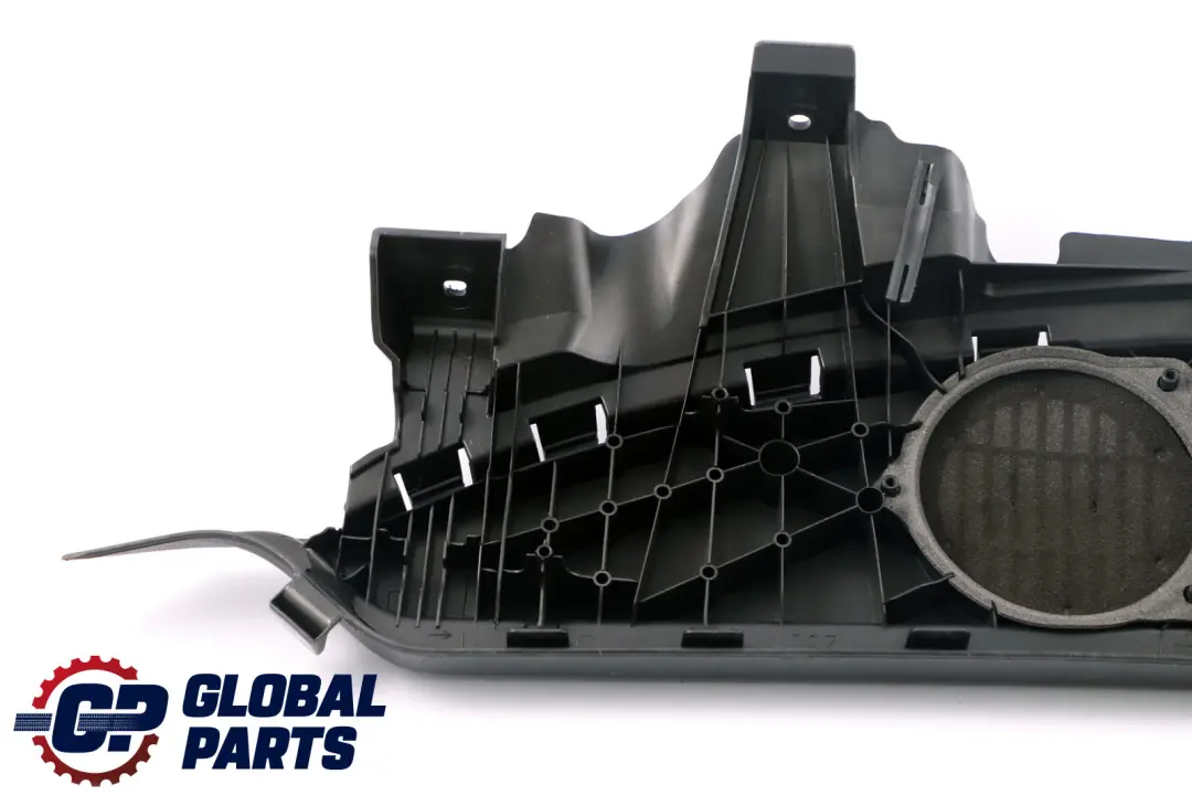 Soporte Ventana Trasera Parcela Estante Trasero Derecho Negro para BMW E81 con número de pieza 7119504 BMW E81 Soporte Ventana Trasera Parcela Estante Trasero Derecho Negro - SKU 7119504 - Número de pieza 7119504