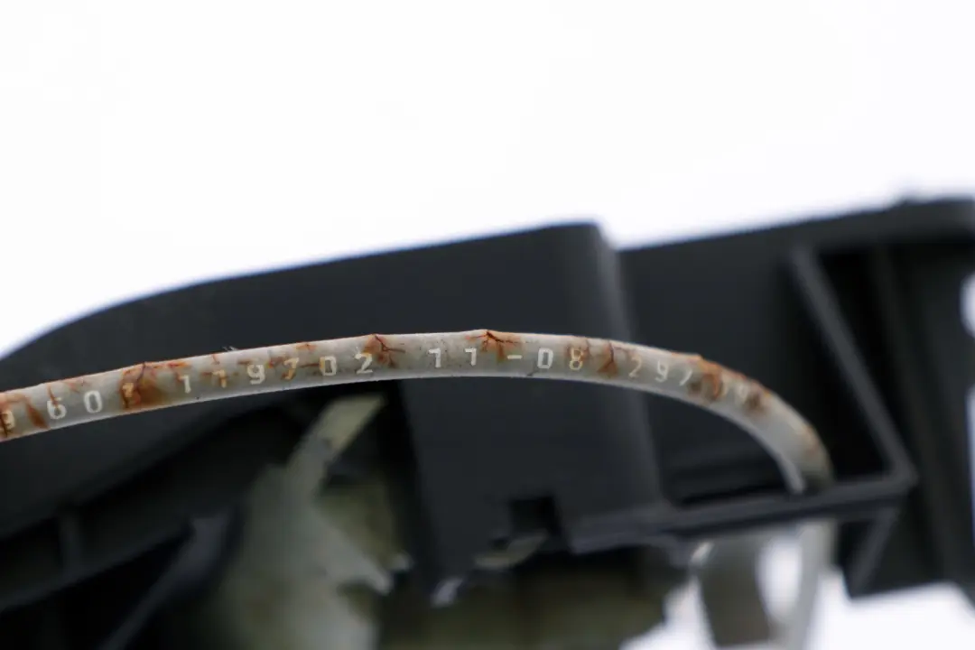 Linka Cięgno Klamki Prawy Lewy Przód do BMW E92 E93 o numerze 7119603 BMW E92 E93 Linka Cięgno Klamki Prawy Lewy Przód - SKU 7119603-2 - Numer Części 7119603