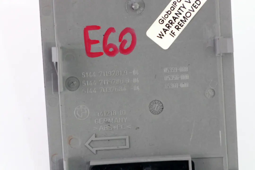 Blende Himmel vorne HIMMELGRAU GRAU für BMW 5 er E60 E61 mit Teilenummer 7119781 BMW 5 er E60 E61 Blende Himmel vorne HIMMELGRAU GRAU - SKU 7119781-1 - Teilenummer 7119781