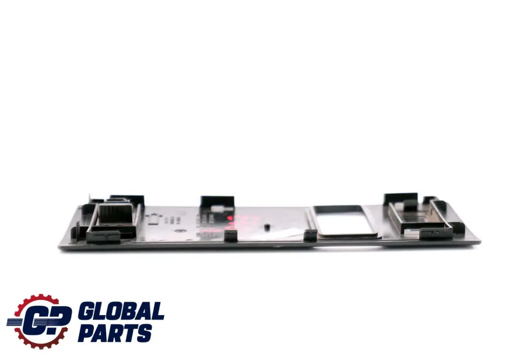 Rivestimento Anteriore Del Tetto Emergenza Antracite per BMW E60 E61 con numero di parte 7119781 BMW E60 E61 Rivestimento Anteriore Del Tetto Emergenza Antracite - SKU 7119781-2 - Numero di parte 7119781