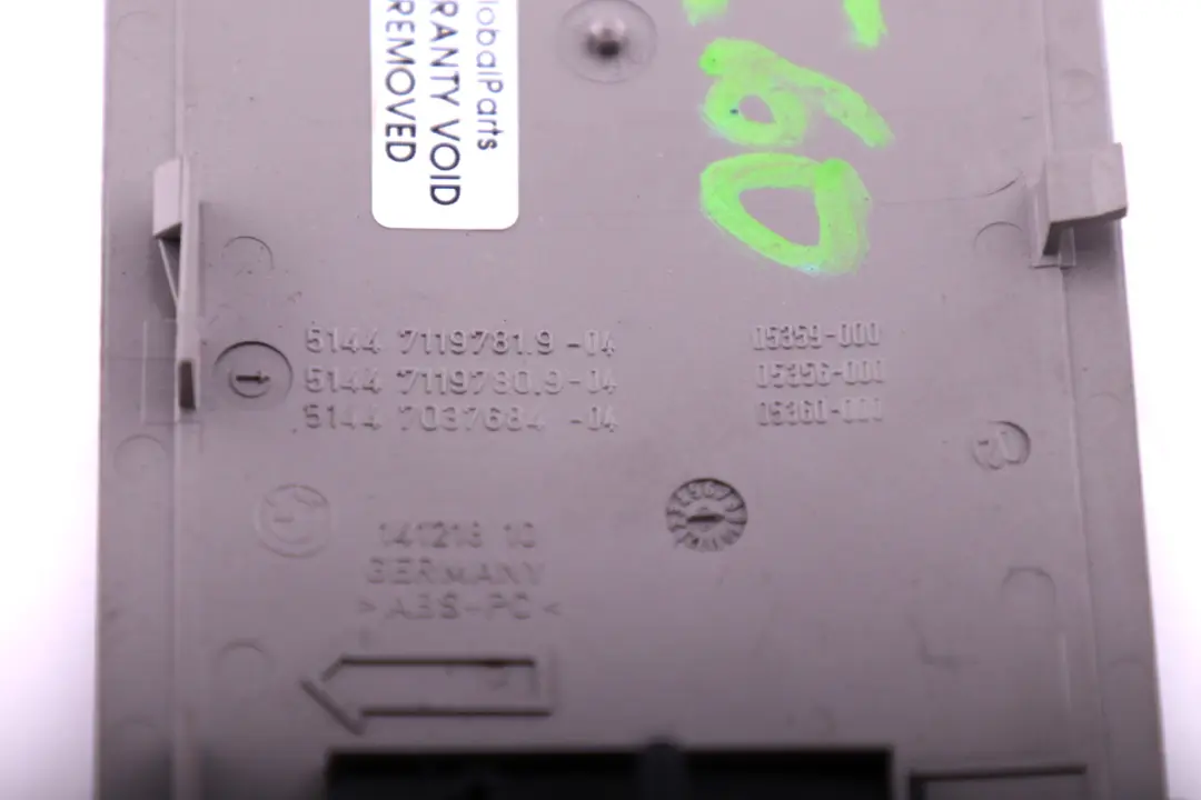 5er E60 E61 Notruf SOS Panik Dachabdeckung 7124011 für BMW mit Teilenummer 7119781 BMW 5er E60 E61 Notruf SOS Panik Dachabdeckung 7124011 - SKU 7119781 - Teilenummer 7119781