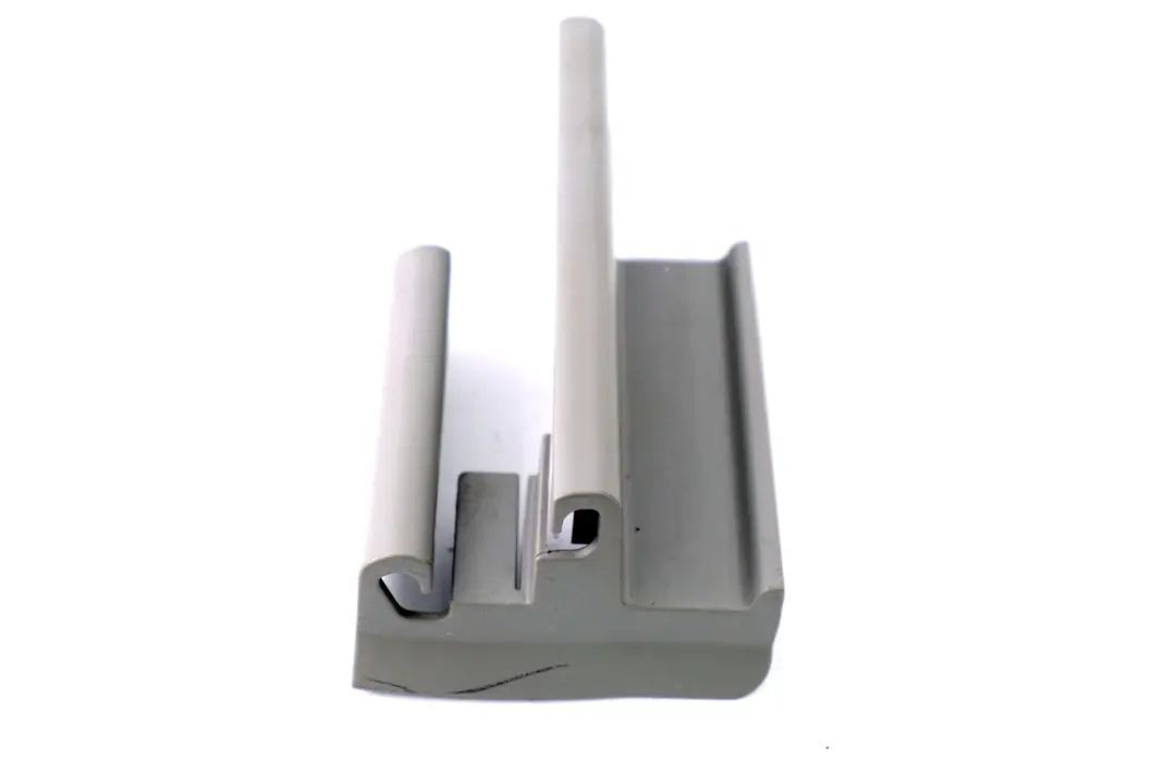 Tapa Delantera Exterior Izquierda Gris para BMW E60 E61 LCI con número de pieza 7007695 BMW E60 E61 LCI Tapa Delantera Exterior Izquierda Gris - SKU 7119835 - Número de pieza 7007695