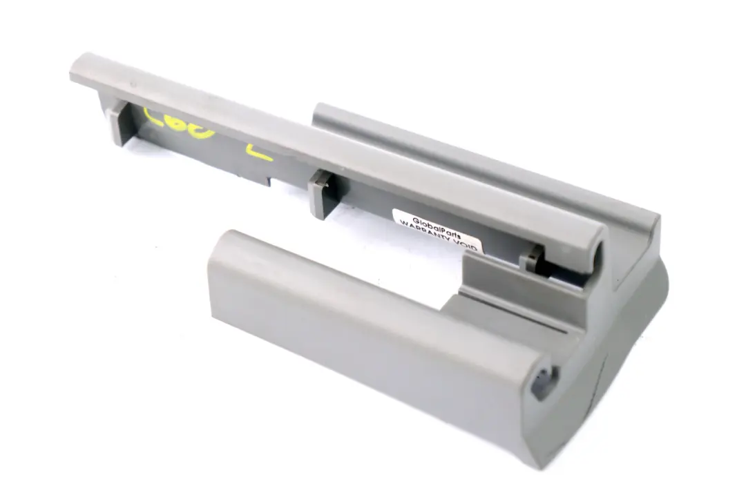 Tapa Delantera Exterior Izquierda Gris para BMW E60 E61 LCI con número de pieza 7007695 BMW E60 E61 LCI Tapa Delantera Exterior Izquierda Gris - SKU 7119835 - Número de pieza 7007695