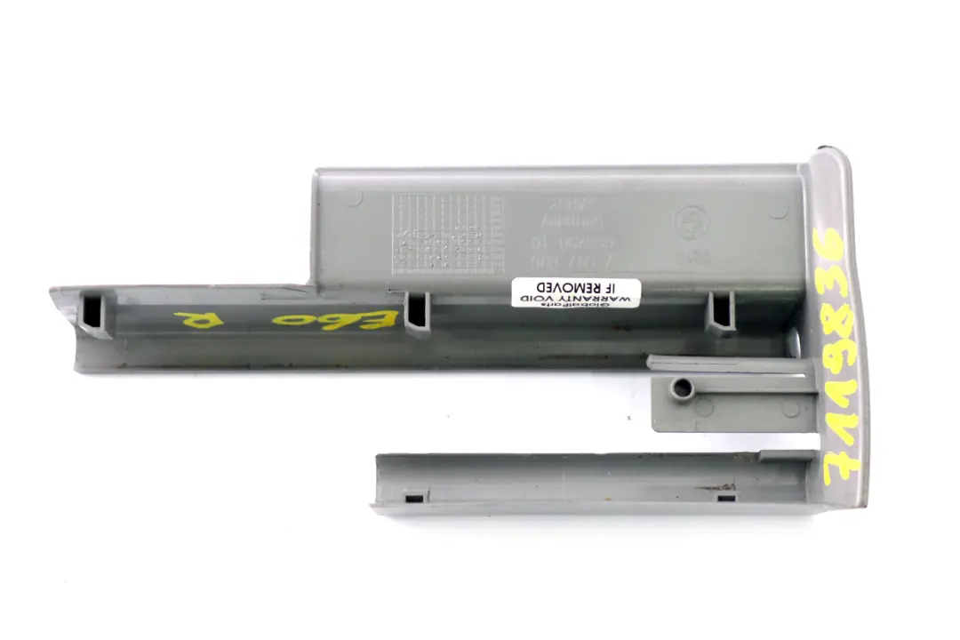 Tapa Delantera Exterior Derecha Gris para BMW E60 E61 LCI con número de pieza 7007696 BMW E60 E61 LCI Tapa Delantera Exterior Derecha Gris - SKU 7119836 - Número de pieza 7007696